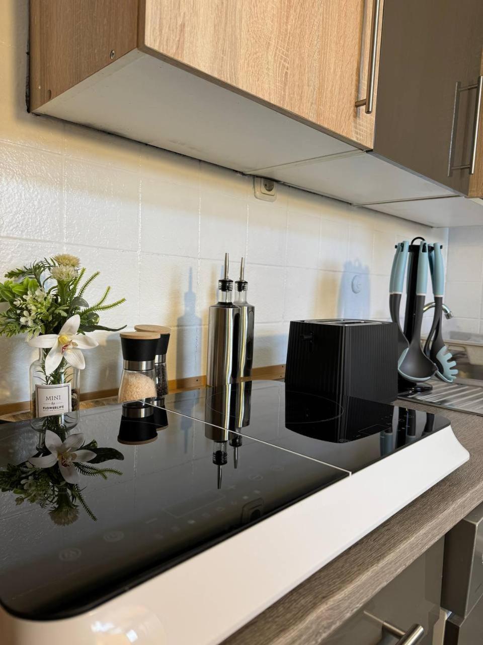 Ama Home Apartment In Hiddenhausen - Wlan, Smart-Tv - Nahe A30 & A2 - Nur 10 Min Von Herford Exterior foto